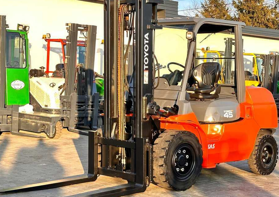 Toyota 42-4FD40 / DIESEL / 4500KG / DUPLEX / FORKS 1400MM / WELL-MAINTAINED - Дизельний навантажувач: фото 1 Toyota 42-4FD40 / DIESEL / 4500KG / DUPLEX / FORKS 1400MM / WELL-MAINTAINED - Дизельний навантажувач: фото 1