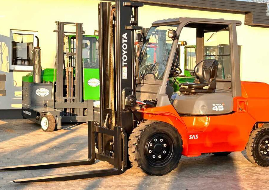 Toyota 42-4FD40 / DIESEL / 4500KG / DUPLEX / FORKS 1400MM / WELL-MAINTAINED - Дизельний навантажувач: фото 3 Toyota 42-4FD40 / DIESEL / 4500KG / DUPLEX / FORKS 1400MM / WELL-MAINTAINED - Дизельний навантажувач: фото 3