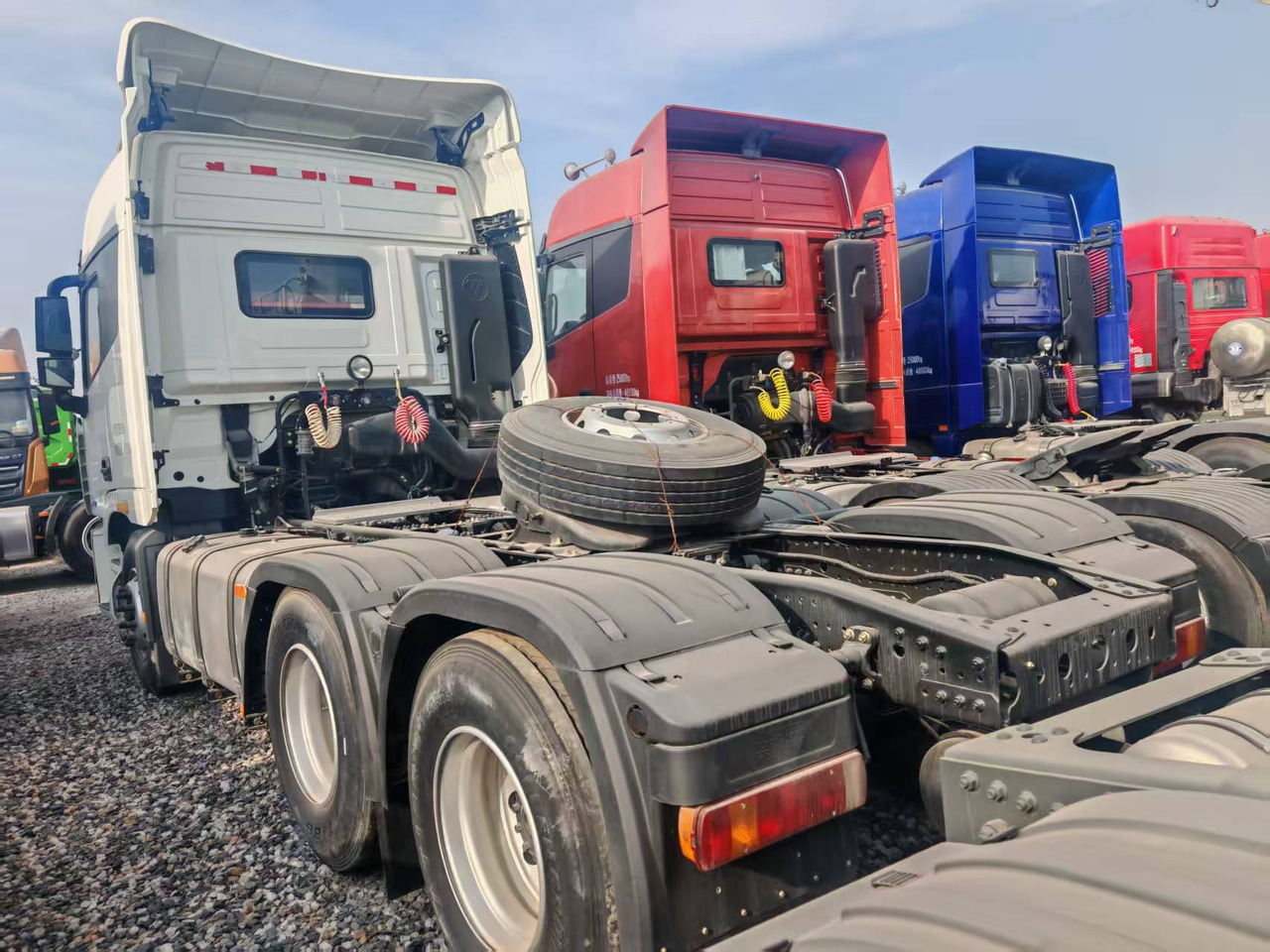 Auman 6×4 - Самоскид напівпричіп: фото 2 Auman 6×4 - Самоскид напівпричіп: фото 2