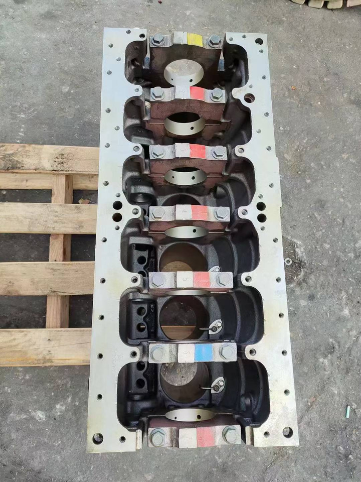 CATERPILLAR c6.6 - Блок циліндрів в категорії Екскаватори: фото 4 CATERPILLAR c6.6 - Блок циліндрів в категорії Екскаватори: фото 4