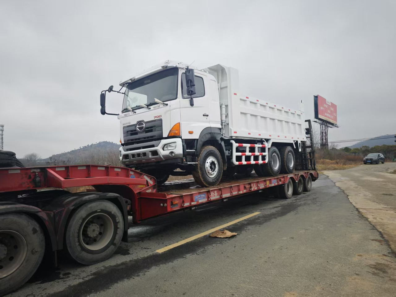 HINO HINO 700 - Самоскид вантажівка: фото 2 HINO HINO 700 - Самоскид вантажівка: фото 2