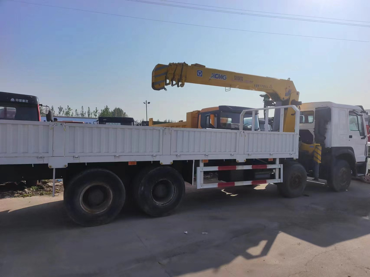 HOWO HOWO 371 chassis,10 TONS crane truck - Вантажівка з маніпулятором: фото 4 HOWO HOWO 371 chassis,10 TONS crane truck - Вантажівка з маніпулятором: фото 4