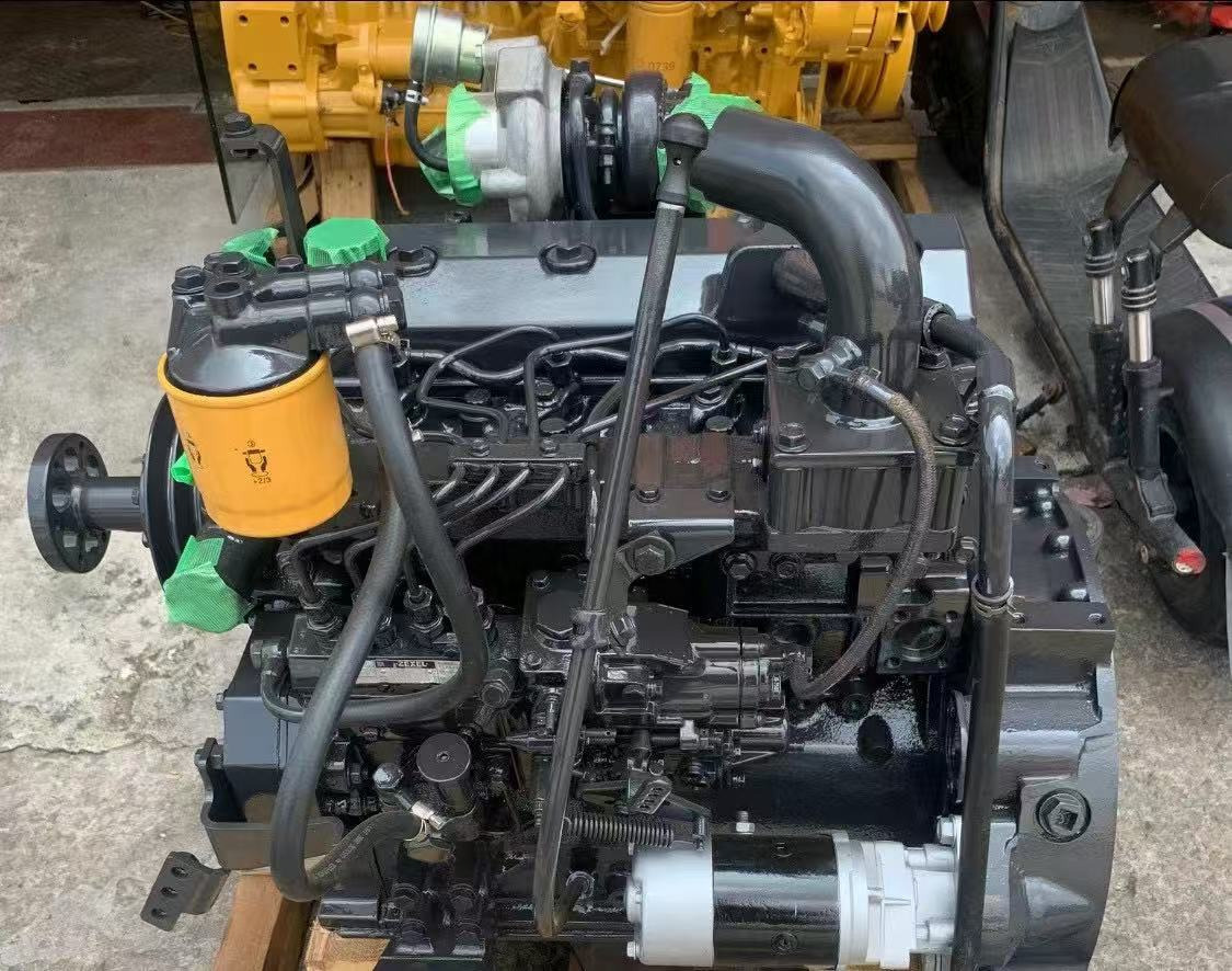 KOMATSU 4D95LE-3 - Двигун в категорії Екскаватори: фото 1 KOMATSU 4D95LE-3 - Двигун в категорії Екскаватори: фото 1