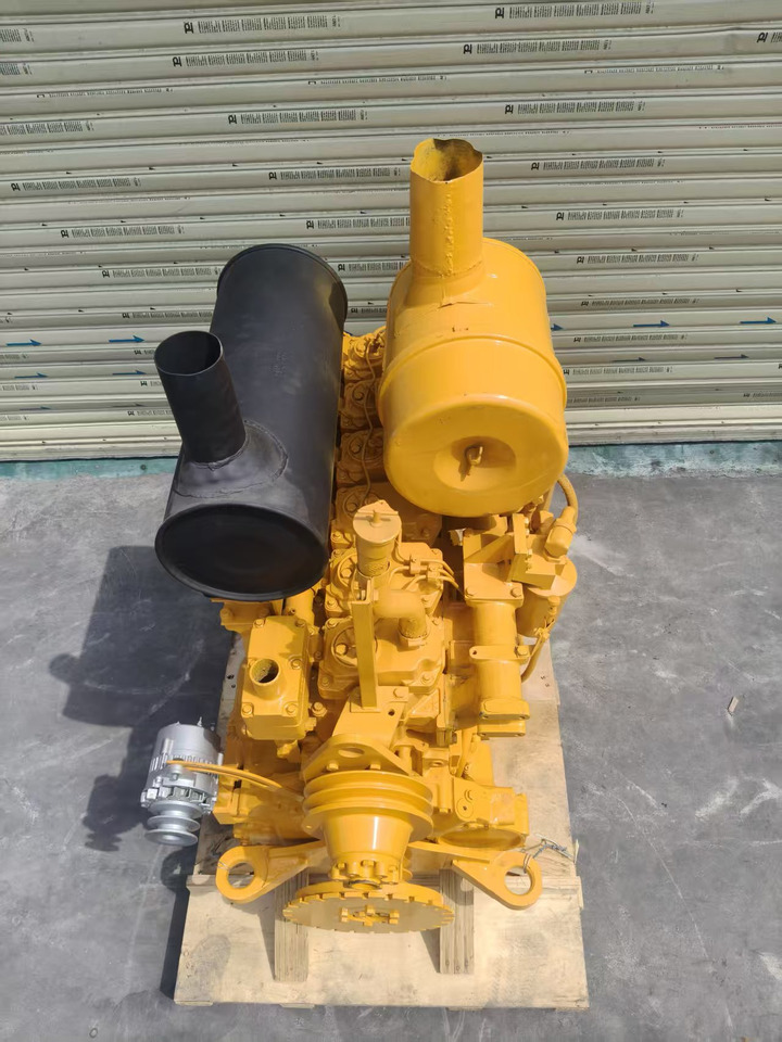 KOMATSU 6D125E-1 - Двигун в категорії Бульдозери: фото 3 KOMATSU 6D125E-1 - Двигун в категорії Бульдозери: фото 3