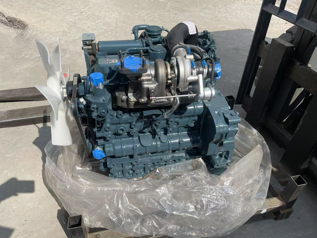 KUBOTA V3307 - Двигун в категорії Міні-навантажувачі: фото 1 KUBOTA V3307 - Двигун в категорії Міні-навантажувачі: фото 1