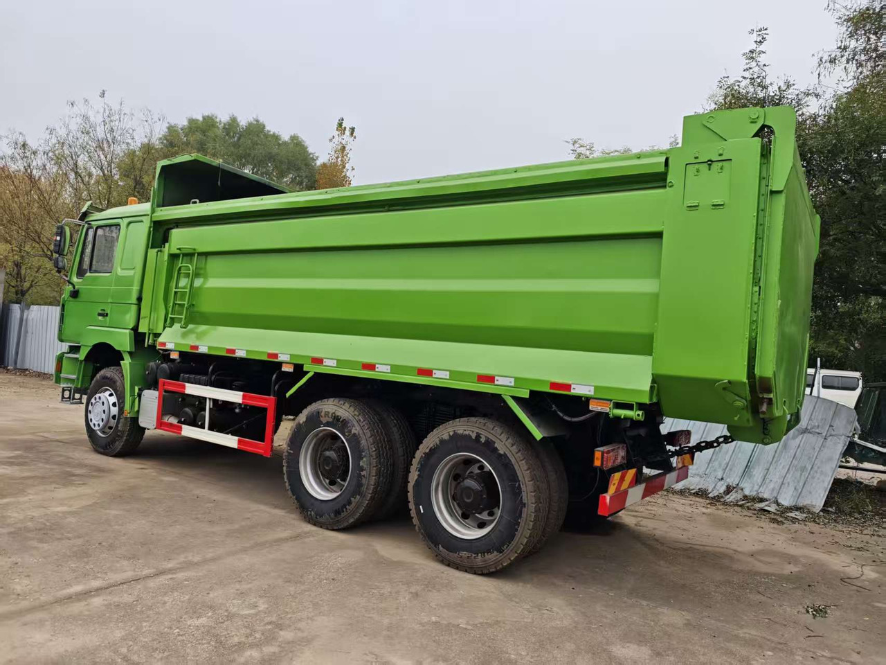 SHACMAN F3000 - Вантажівка цистерна: фото 4 SHACMAN F3000 - Вантажівка цистерна: фото 4