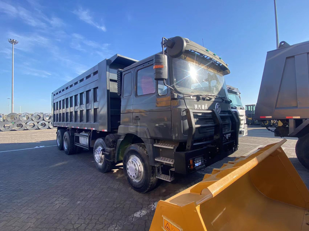 SHACMAN Shacman F3000 8*4 dump truck - Самоскид вантажівка: фото 4 SHACMAN Shacman F3000 8*4 dump truck - Самоскид вантажівка: фото 4
