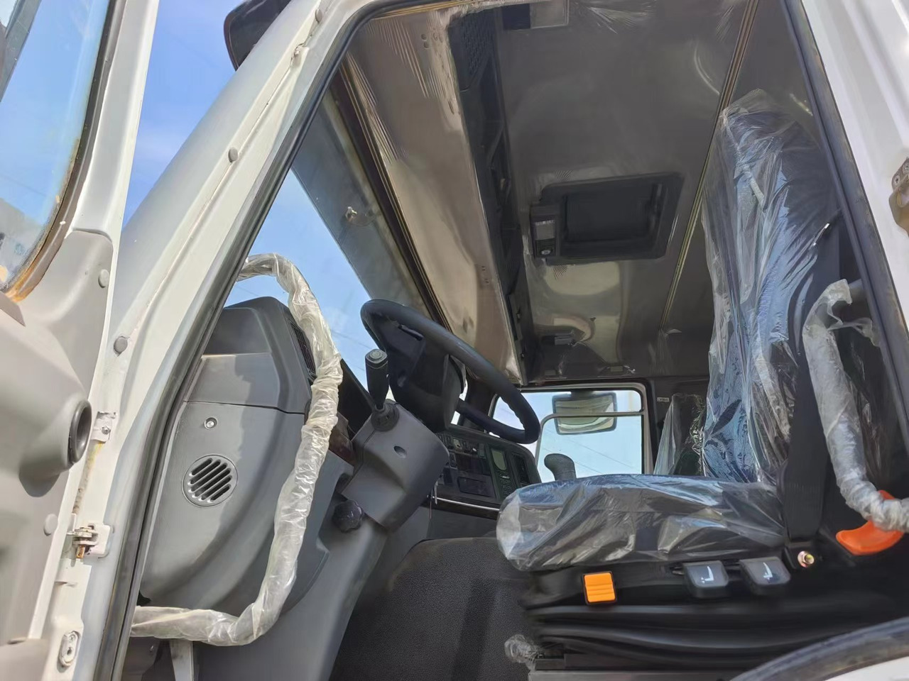 SINOTRUK 20 CBM,6×4 - Вантажівка цистерна: фото 4 SINOTRUK 20 CBM,6×4 - Вантажівка цистерна: фото 4