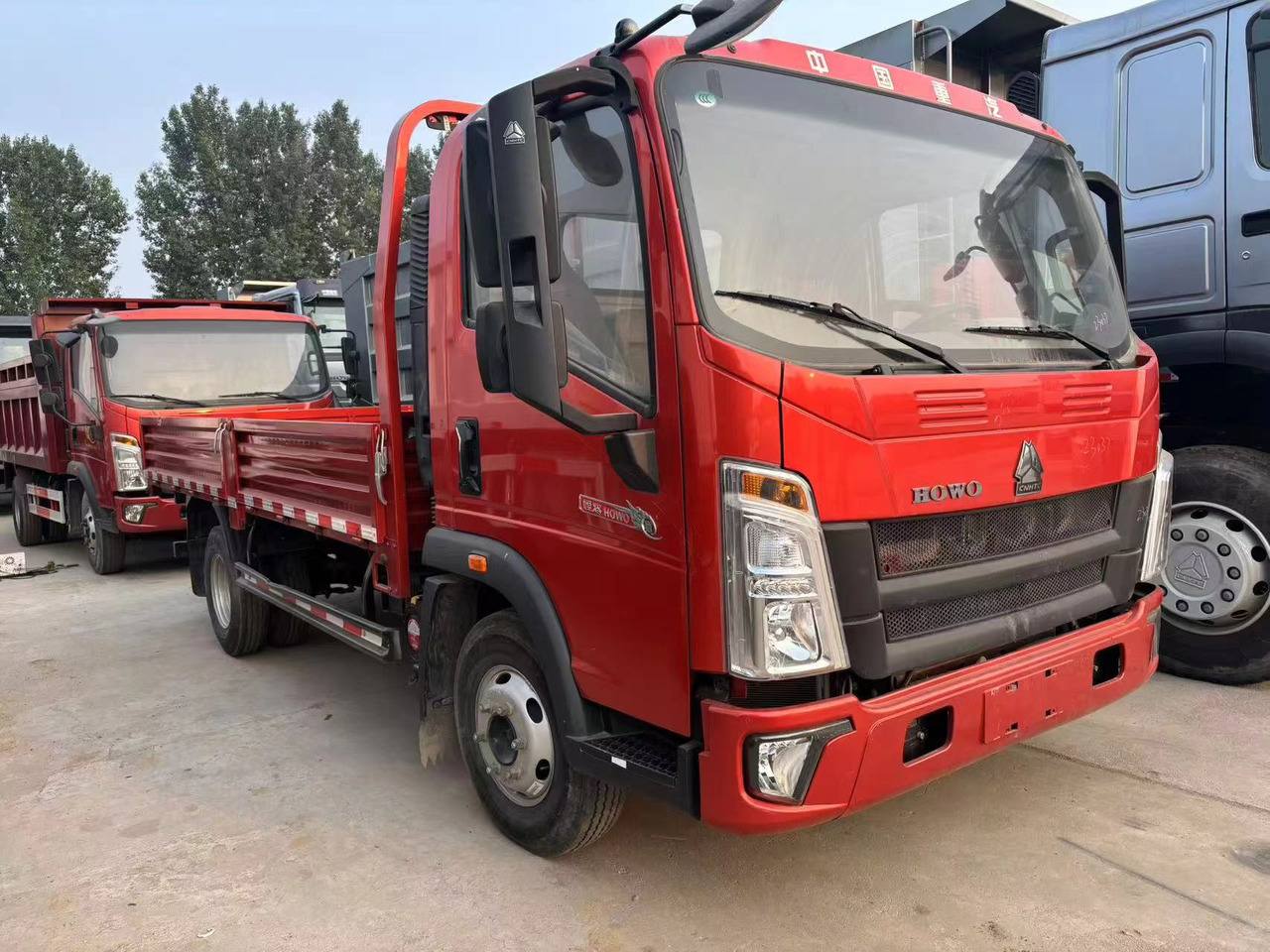 SINOTRUK 4*2 - Самоскид вантажівка: фото 5 SINOTRUK 4*2 - Самоскид вантажівка: фото 5