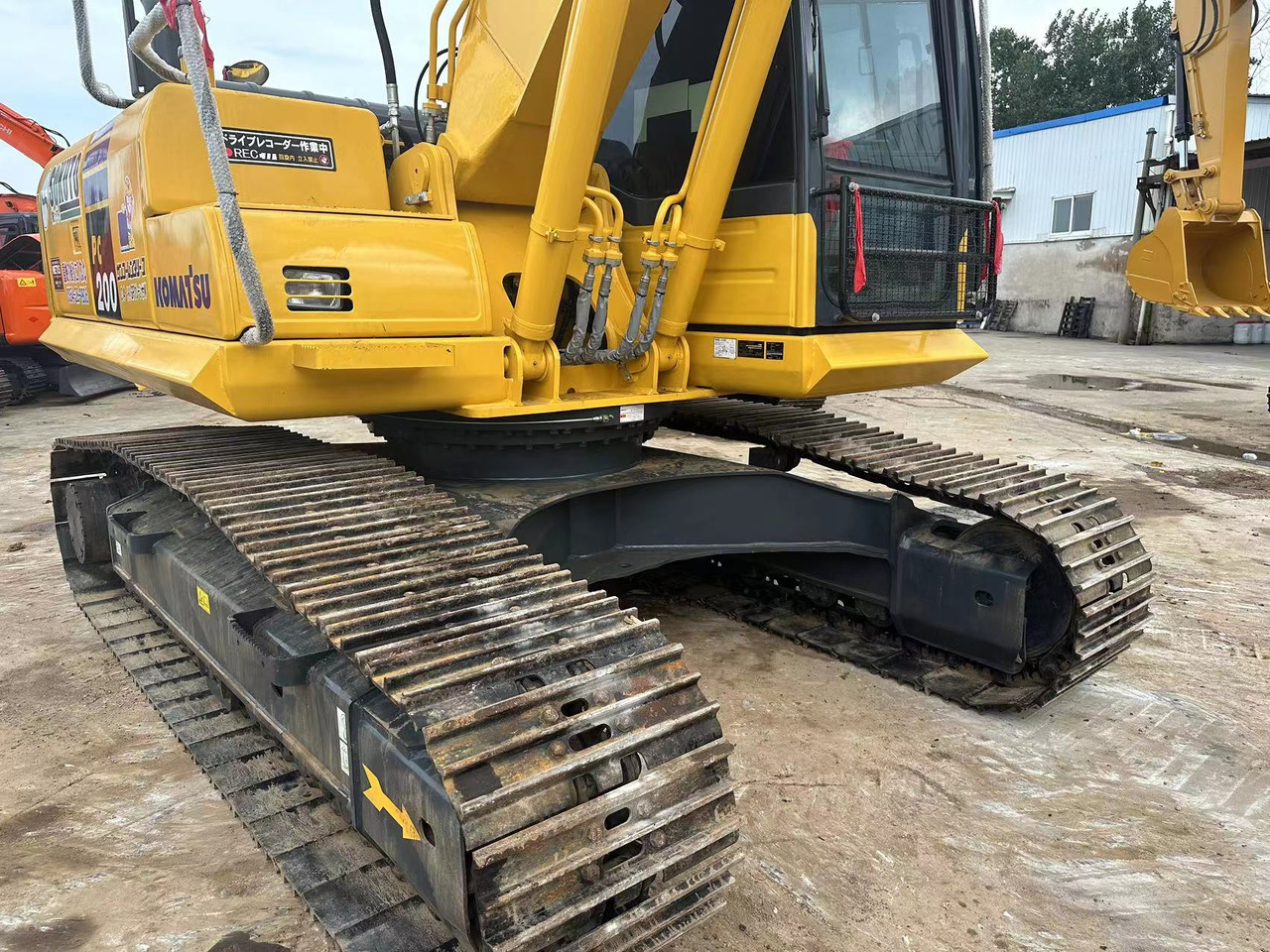CRAWLER EXCAVATOR Used Good Quality Japan Original PC200-8 in Good Condition PC200-8 Komatsu - Гусеничний екскаватор: фото 2 CRAWLER EXCAVATOR Used Good Quality Japan Original PC200-8 in Good Condition PC200-8 Komatsu - Гусеничний екскаватор: фото 2
