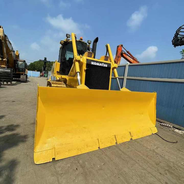 Cheap Price komatsu D65 Bulldozer with Ripper , Original Made Dozer komatsu D65 , komatsu D65p D80p D85p Bulldozer - Бульдозер: фото 2 Cheap Price komatsu D65 Bulldozer with Ripper , Original Made Dozer komatsu D65 , komatsu D65p D80p D85p Bulldozer - Бульдозер: фото 2