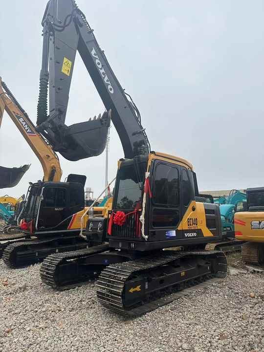 China Brand Used VOLVO EC140 Mini Excavator 6ton Crawler Earth Digger Machine for Sale - Гусеничний екскаватор: фото 3 China Brand Used VOLVO EC140 Mini Excavator 6ton Crawler Earth Digger Machine for Sale - Гусеничний екскаватор: фото 3