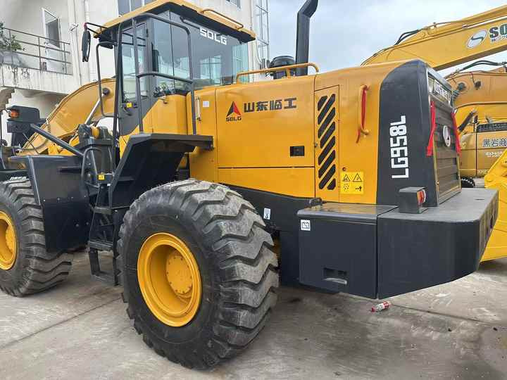 China Famous Brand SDLG Used SDLG 958L Wheel Loader Running Working Condition Low Price for Sale - Колісний навантажувач: фото 4 China Famous Brand SDLG Used SDLG 958L Wheel Loader Running Working Condition Low Price for Sale - Колісний навантажувач: фото 4