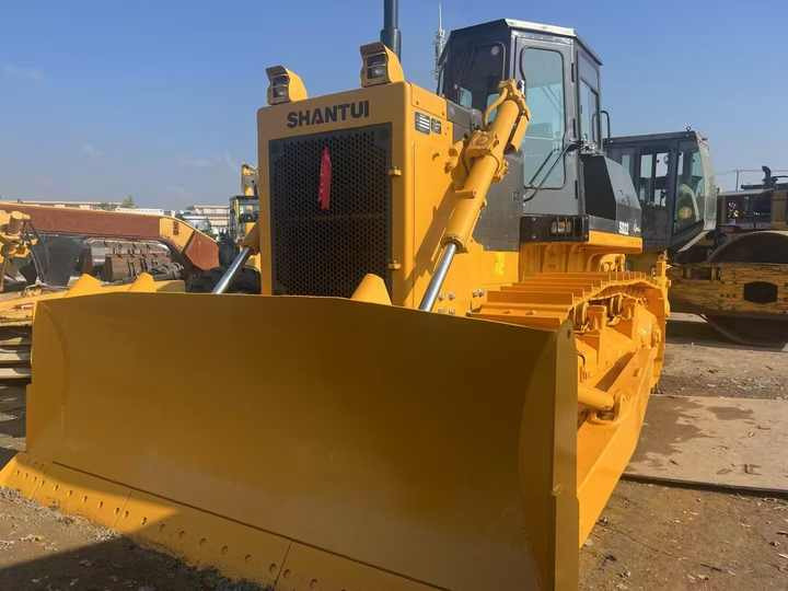 China Famous Brand Used Shantui SD22 Crawler Bulldozer Low Price Running Working Condition for Sale SD16/SD22/SD32 in Stock - Бульдозер: фото 5 China Famous Brand Used Shantui SD22 Crawler Bulldozer Low Price Running Working Condition for Sale SD16/SD22/SD32 in Stock - Бульдозер: фото 5