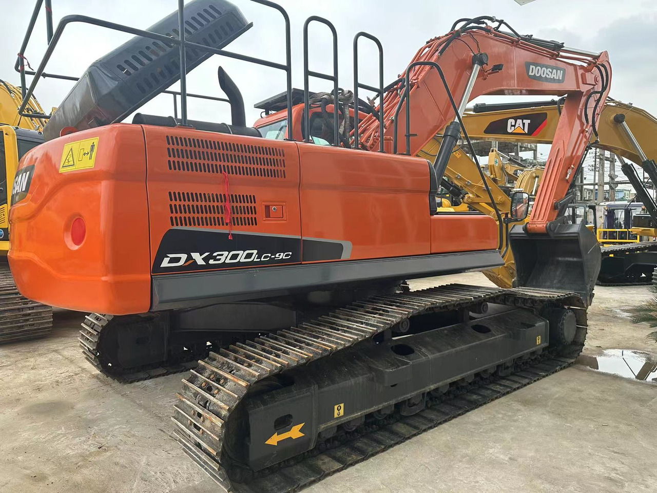 DOOSAN Used Excavator DOOSANDX300LC-9 - Екскаватор: фото 2 DOOSAN Used Excavator DOOSANDX300LC-9 - Екскаватор: фото 2