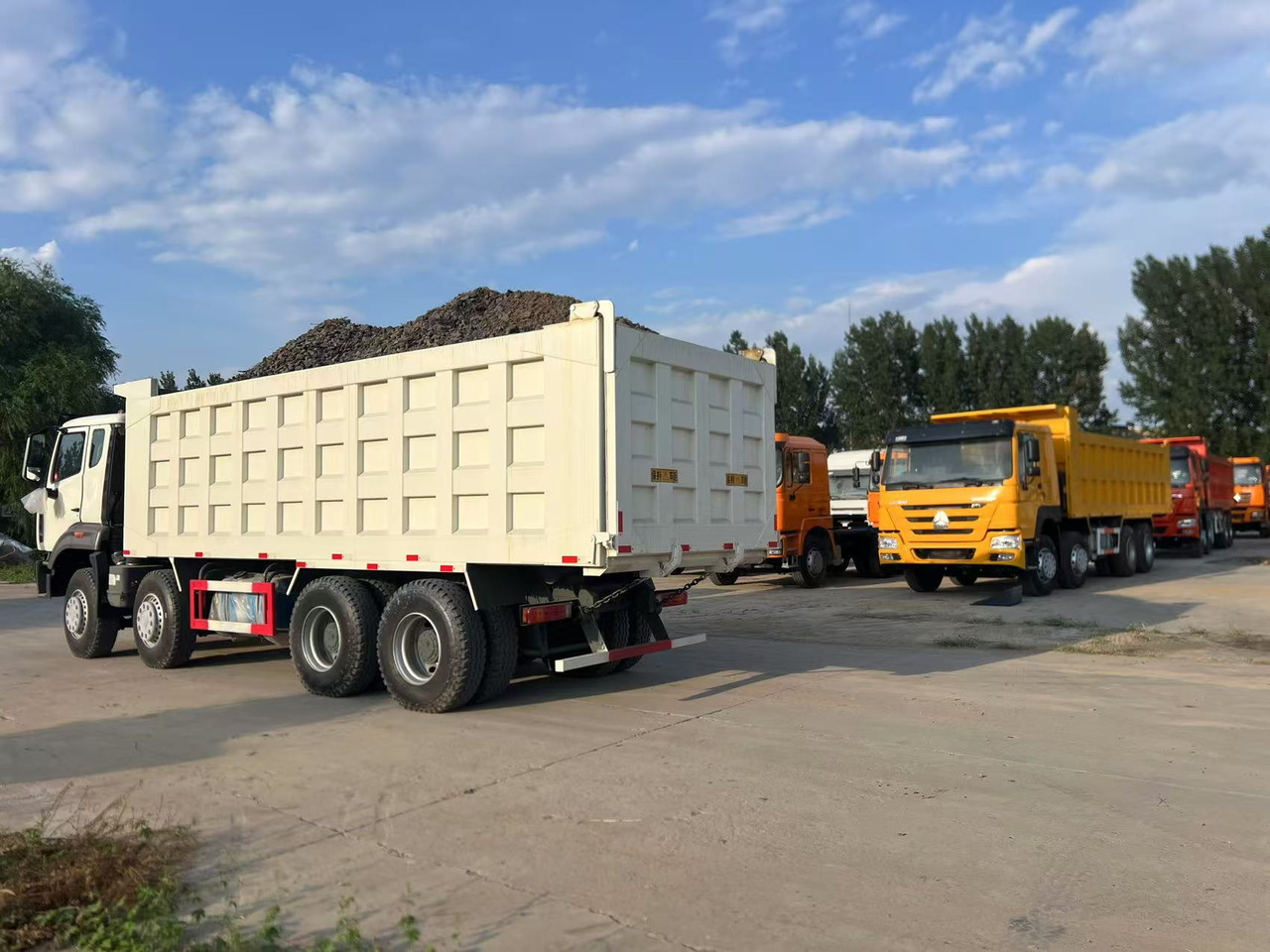 HOWO Used Dump Truck8*4 6*4 - Самоскид вантажівка: фото 2 HOWO Used Dump Truck8*4 6*4 - Самоскид вантажівка: фото 2