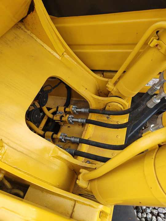 Komatsu PC 200 - Гусеничний екскаватор: фото 2 Komatsu PC 200 - Гусеничний екскаватор: фото 2