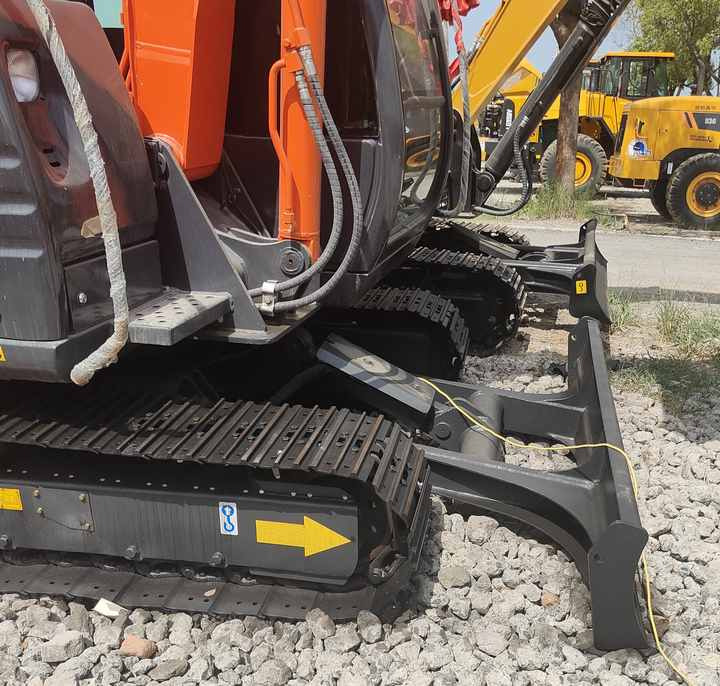 Original Japan Hitachi ZX60 Excavator Hitachi Excavator in Low Price for Hot Sale - Гусеничний екскаватор: фото 5 Original Japan Hitachi ZX60 Excavator Hitachi Excavator in Low Price for Hot Sale - Гусеничний екскаватор: фото 5