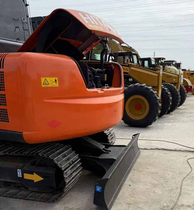 Original Japan Hitachi ZX60 Excavator Hitachi Excavator in Low Price for Hot Sale - Гусеничний екскаватор: фото 4 Original Japan Hitachi ZX60 Excavator Hitachi Excavator in Low Price for Hot Sale - Гусеничний екскаватор: фото 4