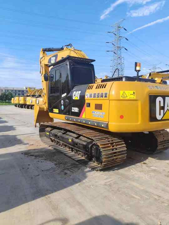 Second Hand Machine Original Used Caterpillar Excavator CAT 330D2 USED 329D2 320D2 325D 315D Excavator - Гусеничний екскаватор: фото 4 Second Hand Machine Original Used Caterpillar Excavator CAT 330D2 USED 329D2 320D2 325D 315D Excavator - Гусеничний екскаватор: фото 4