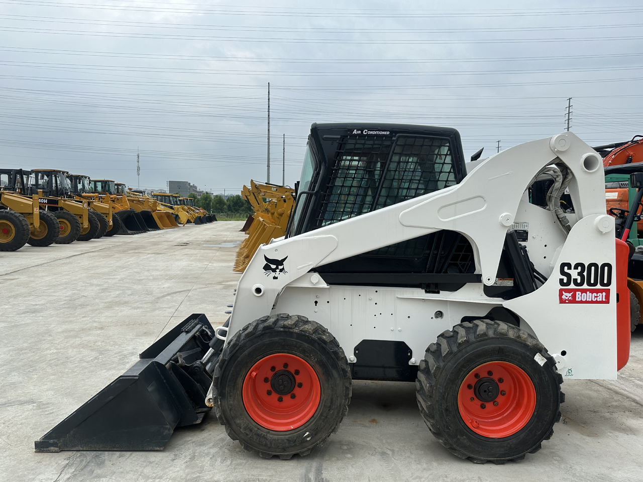 Second hand Hot sale skid-steers Bobcat S300 - Міні-навантажувач: фото 5 Second hand Hot sale skid-steers Bobcat S300 - Міні-навантажувач: фото 5