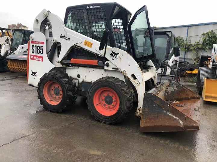 Used Bob Cat Bob Cat S185 Used Mini Skid Steer Wheel Loader Multifunctional Track Loaders Bobcat - Колісний навантажувач: фото 5 Used Bob Cat Bob Cat S185 Used Mini Skid Steer Wheel Loader Multifunctional Track Loaders Bobcat - Колісний навантажувач: фото 5