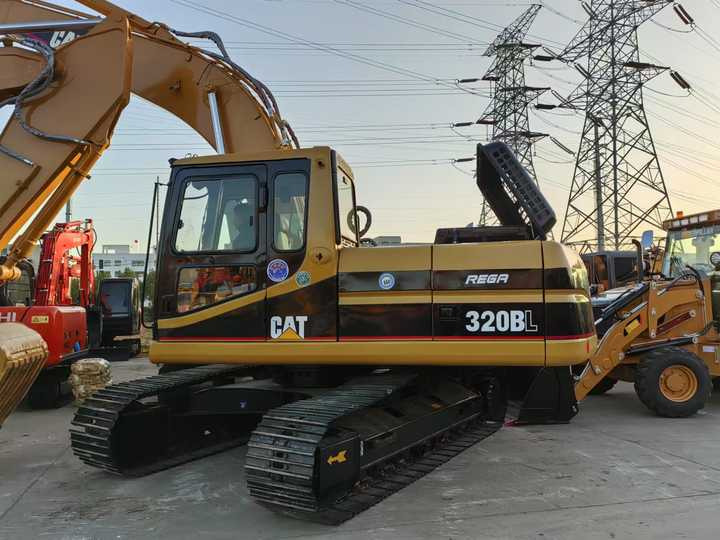 Used Cat Excavator Japan 20 Tons Digger Machinery Caterpillar CAT 320BL for Sale Cat 320B 320BL 320C 320D 320CL 320DL in Stock - Екскаватор: фото 4 Used Cat Excavator Japan 20 Tons Digger Machinery Caterpillar CAT 320BL for Sale Cat 320B 320BL 320C 320D 320CL 320DL in Stock - Екскаватор: фото 4