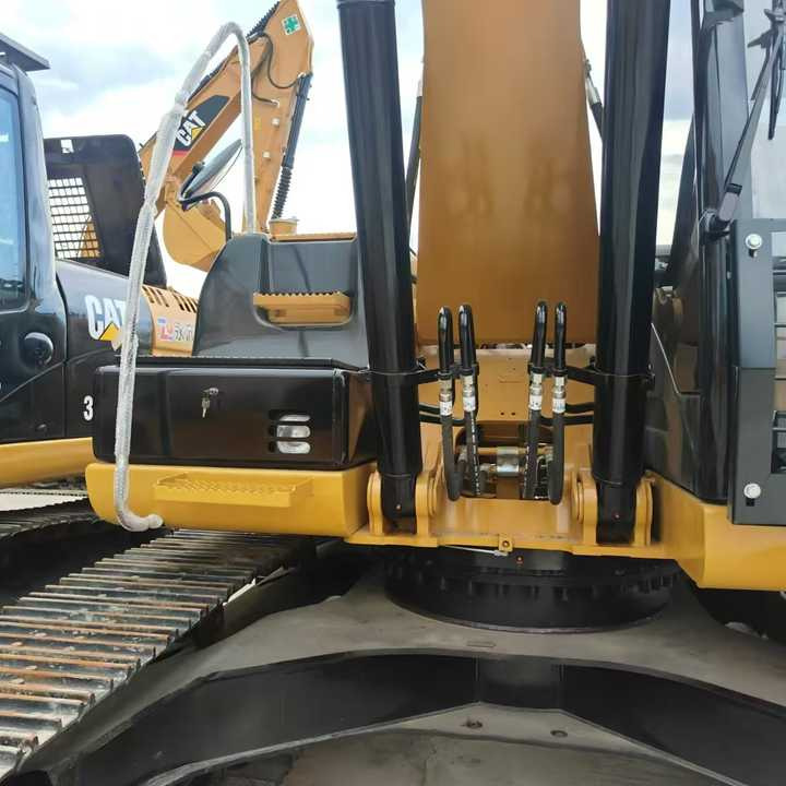 Used Digger CAT 323 Construction Machinery Construction Digger Used CAT 323 Cheap Excavator - Гусеничний екскаватор: фото 3 Used Digger CAT 323 Construction Machinery Construction Digger Used CAT 323 Cheap Excavator - Гусеничний екскаватор: фото 3
