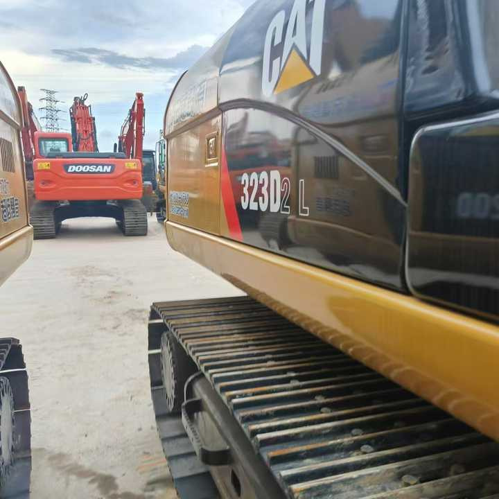 Used Digger CAT 323 Construction Machinery Construction Digger Used CAT 323 Cheap Excavator - Гусеничний екскаватор: фото 5 Used Digger CAT 323 Construction Machinery Construction Digger Used CAT 323 Cheap Excavator - Гусеничний екскаватор: фото 5