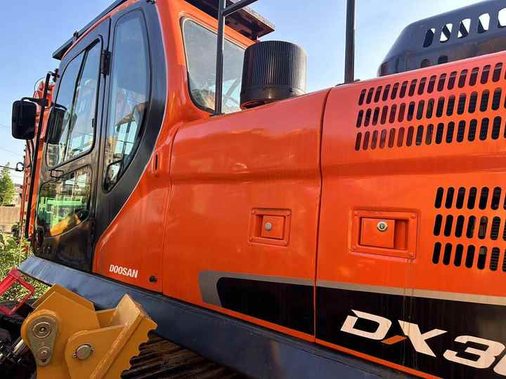 Used Digger DOOSAN DX300 Construction Machinery Construction Digger Used DOOSAN DX300 Cheap Excavator - Гусеничний екскаватор: фото 2 Used Digger DOOSAN DX300 Construction Machinery Construction Digger Used DOOSAN DX300 Cheap Excavator - Гусеничний екскаватор: фото 2