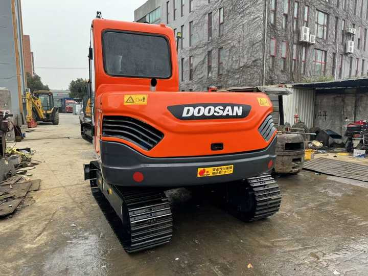Used Digger DOOSAN DX75 Construction Machinery Construction Digger Used DOOSAN DX75 Cheap Excavator - Гусеничний екскаватор: фото 3 Used Digger DOOSAN DX75 Construction Machinery Construction Digger Used DOOSAN DX75 Cheap Excavator - Гусеничний екскаватор: фото 3