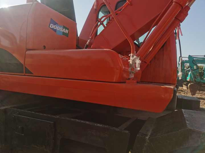 Used Digger Doosan Dh150w-7 Construction Machinery Construction Digger Used Doosan Dh150w-7 Cheap Excavator - Гусеничний екскаватор: фото 5 Used Digger Doosan Dh150w-7 Construction Machinery Construction Digger Used Doosan Dh150w-7 Cheap Excavator - Гусеничний екскаватор: фото 5