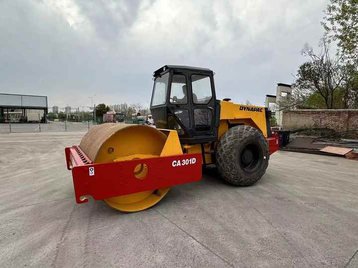 Used Dynapac CA301 Vibratory Roller with Less Working Time and Superior Performance Used Dynapac 251d/301D Roller for Sale - Дорожній каток: фото 3 Used Dynapac CA301 Vibratory Roller with Less Working Time and Superior Performance Used Dynapac 251d/301D Roller for Sale - Дорожній каток: фото 3