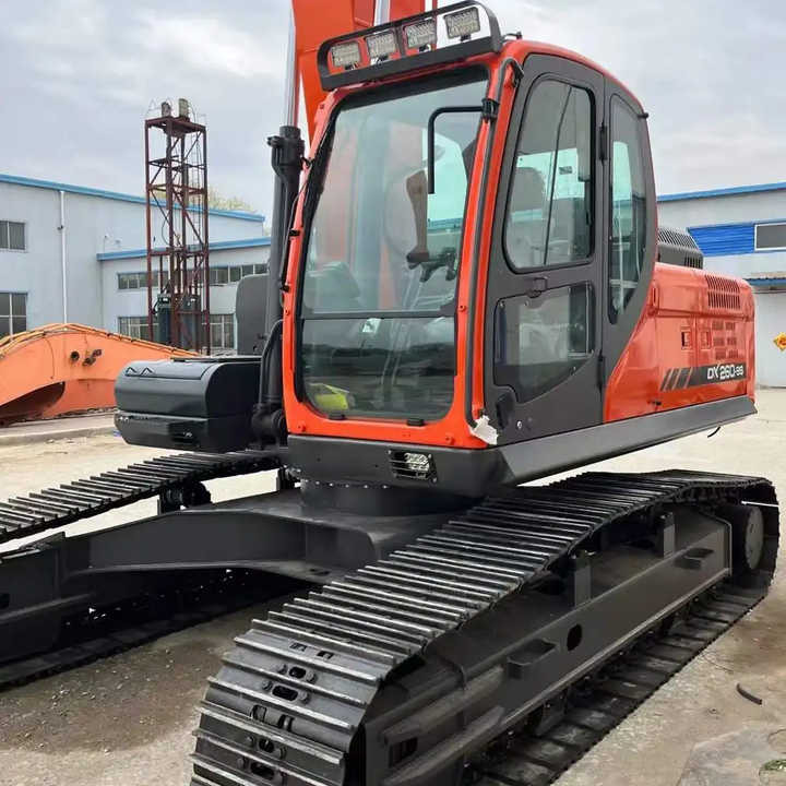 Used Excavator Doosan DX260LC-9 Excavators Mini Equipment Earth Moving Machinery Doosan Digger Excavator for Sale - Міні-екскаватор: фото 5 Used Excavator Doosan DX260LC-9 Excavators Mini Equipment Earth Moving Machinery Doosan Digger Excavator for Sale - Міні-екскаватор: фото 5