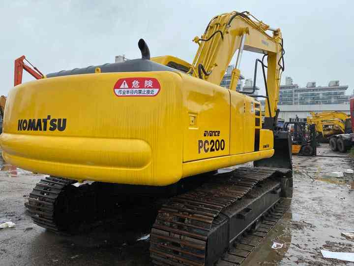 Used Good Quality Japan Original PC200-6 in Good Condition PC200-6 Komatsu - Гусеничний екскаватор: фото 3 Used Good Quality Japan Original PC200-6 in Good Condition PC200-6 Komatsu - Гусеничний екскаватор: фото 3