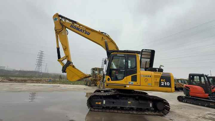 Used Good Quality Japan Original PC210-8 in Good Condition PC210-8 Komatsu - Гусеничний екскаватор: фото 5 Used Good Quality Japan Original PC210-8 in Good Condition PC210-8 Komatsu - Гусеничний екскаватор: фото 5