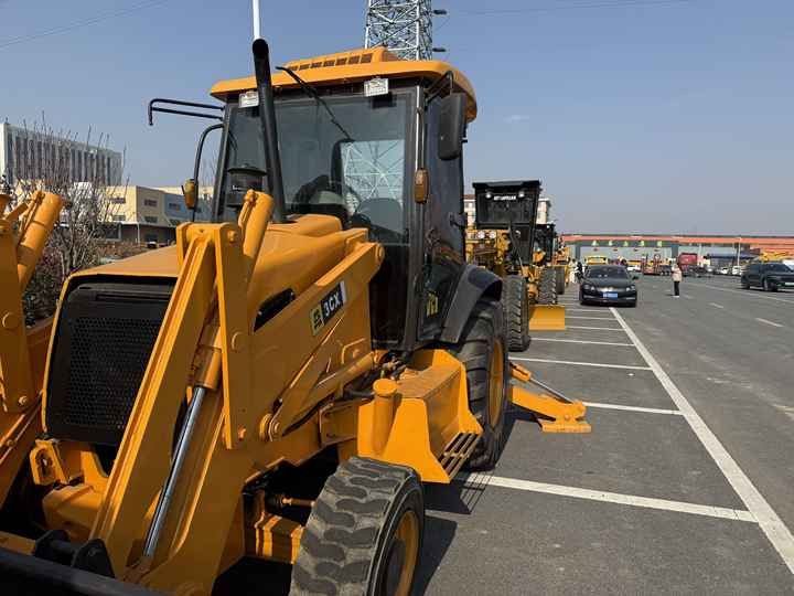 Used Hydraulic Backhoe Loader JCB3CX 7t in Good Condition Cheap Price in Stock Jcb 3cx 4cx 4cx Loader in Hefei for Sale - Екскаватор-навантажувач: фото 3 Used Hydraulic Backhoe Loader JCB3CX 7t in Good Condition Cheap Price in Stock Jcb 3cx 4cx 4cx Loader in Hefei for Sale - Екскаватор-навантажувач: фото 3