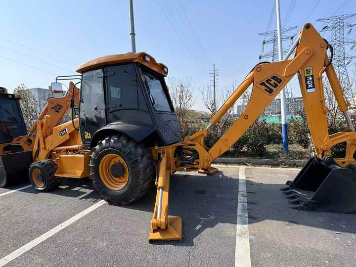 Used Hydraulic Backhoe Loader JCB3CX 7t in Good Condition Cheap Price in Stock Jcb 3cx 4cx 4cx Loader in Hefei for Sale - Екскаватор-навантажувач: фото 2 Used Hydraulic Backhoe Loader JCB3CX 7t in Good Condition Cheap Price in Stock Jcb 3cx 4cx 4cx Loader in Hefei for Sale - Екскаватор-навантажувач: фото 2
