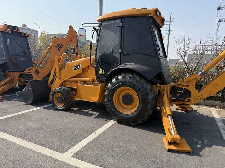 Used Hydraulic Backhoe Loader JCB3CX 7t in Good Condition Cheap Price in Stock Jcb 3cx 4cx 4cx Loader in Hefei for Sale - Екскаватор-навантажувач: фото 4 Used Hydraulic Backhoe Loader JCB3CX 7t in Good Condition Cheap Price in Stock Jcb 3cx 4cx 4cx Loader in Hefei for Sale - Екскаватор-навантажувач: фото 4