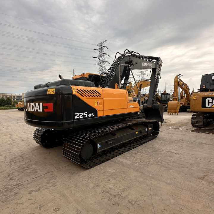 Used Hyundai 225LC-9S Excavator with Excellent Performance for Sale - Гусеничний екскаватор: фото 3 Used Hyundai 225LC-9S Excavator with Excellent Performance for Sale - Гусеничний екскаватор: фото 3