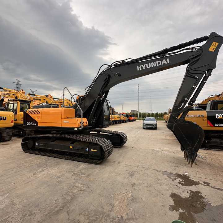 Used Hyundai 225LC-9S Excavator with Excellent Performance for Sale - Гусеничний екскаватор: фото 2 Used Hyundai 225LC-9S Excavator with Excellent Performance for Sale - Гусеничний екскаватор: фото 2