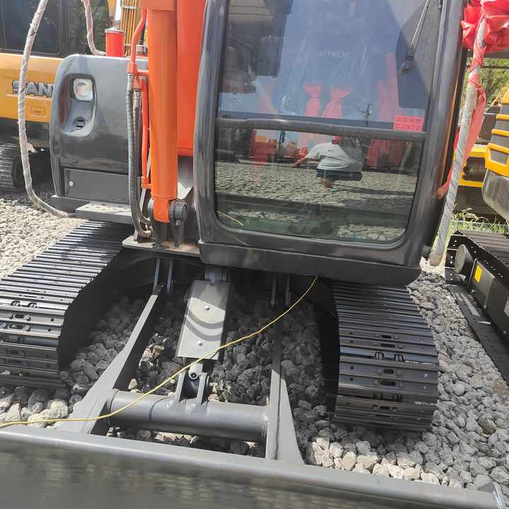 Used Original Japan Brand Hitachi Zx60 Excavator for Sale - Екскаватор: фото 3 Used Original Japan Brand Hitachi Zx60 Excavator for Sale - Екскаватор: фото 3