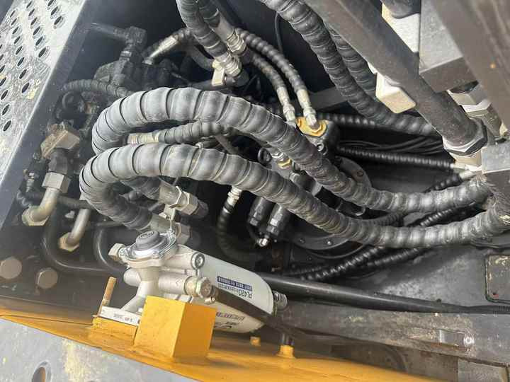 Used Original Volvo EC140 Excavator on Sale - Гусеничний екскаватор: фото 2 Used Original Volvo EC140 Excavator on Sale - Гусеничний екскаватор: фото 2