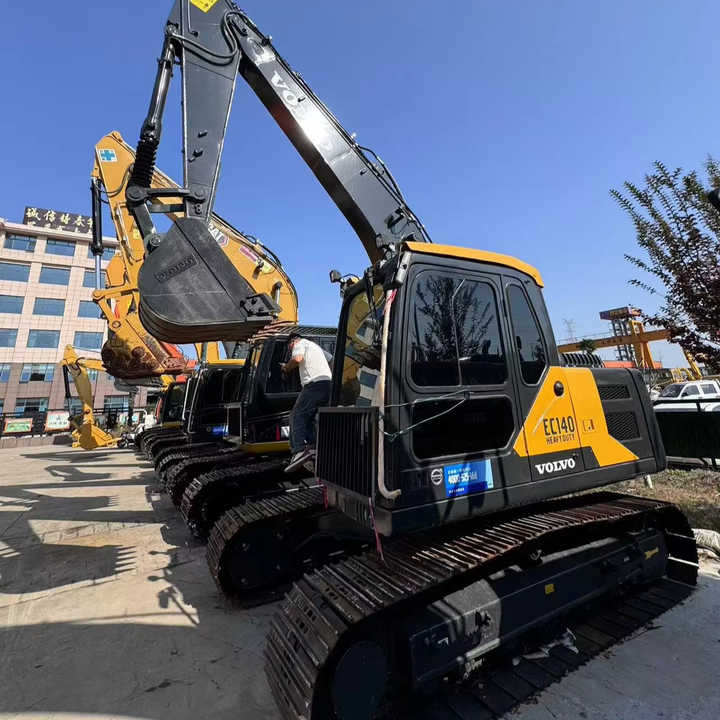 Used Volvo 14 Tonne Crawler Excavator Volvo Ec140 Excavator Good Condition Low Price Good Quality for Sale - Гусеничний екскаватор: фото 1 Used Volvo 14 Tonne Crawler Excavator Volvo Ec140 Excavator Good Condition Low Price Good Quality for Sale - Гусеничний екскаватор: фото 1