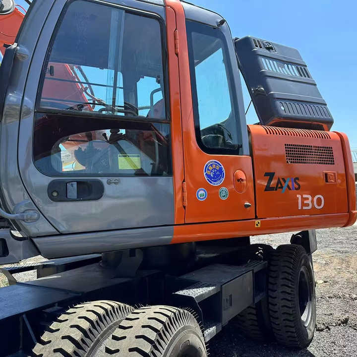 Used Wheel Excavator Hitachi ZX 130W Made in Japan 13ton Hitachi Zx130w Wheel Excavator Price Used Hitachi Zx130 Excavator SALE - Екскаватор: фото 1 Used Wheel Excavator Hitachi ZX 130W Made in Japan 13ton Hitachi Zx130w Wheel Excavator Price Used Hitachi Zx130 Excavator SALE - Екскаватор: фото 1