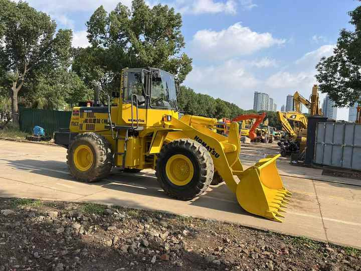 Used komatsu Wa320-3 Wheel Loader Second Hand Machine Popular Brand komatsu Hydraulic Machinery - Колісний навантажувач: фото 2 Used komatsu Wa320-3 Wheel Loader Second Hand Machine Popular Brand komatsu Hydraulic Machinery - Колісний навантажувач: фото 2