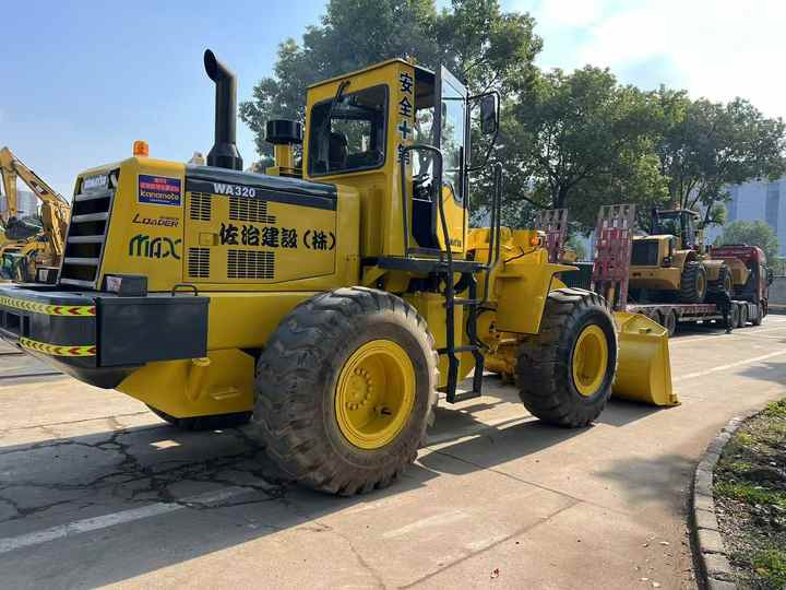 Used komatsu Wa320-3 Wheel Loader Second Hand Machine Popular Brand komatsu Hydraulic Machinery - Колісний навантажувач: фото 3 Used komatsu Wa320-3 Wheel Loader Second Hand Machine Popular Brand komatsu Hydraulic Machinery - Колісний навантажувач: фото 3