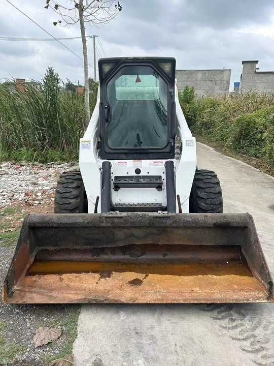 Very Good Machine Used Skid Wheel Loader Bobcat S300 for Sale - Міні-навантажувач: фото 3 Very Good Machine Used Skid Wheel Loader Bobcat S300 for Sale - Міні-навантажувач: фото 3