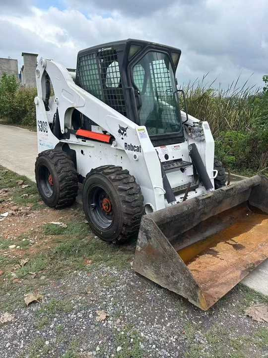 Very Good Machine Used Skid Wheel Loader Bobcat S300 for Sale - Міні-навантажувач: фото 5 Very Good Machine Used Skid Wheel Loader Bobcat S300 for Sale - Міні-навантажувач: фото 5