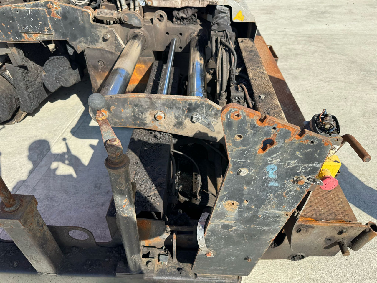 Асфальтоукладач ABG TITAN 326: фото 10